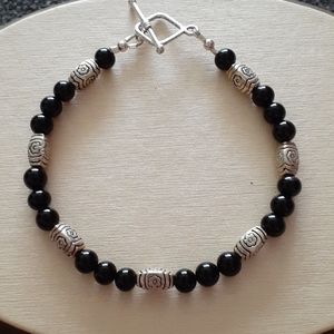 NWOT Black & Silver Beaded Bracelet R101
